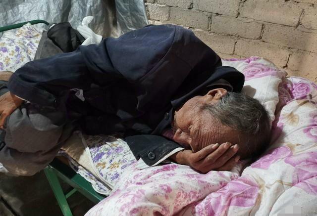 没钱治病怎么办(猫咪生病了没钱治病怎么办)