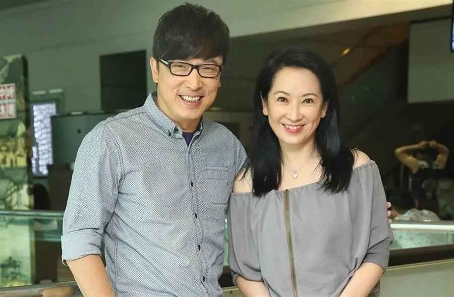 林炜(周炜老婆是干什么的)